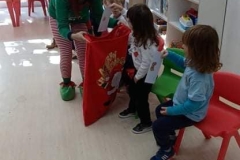Santas-elves-13